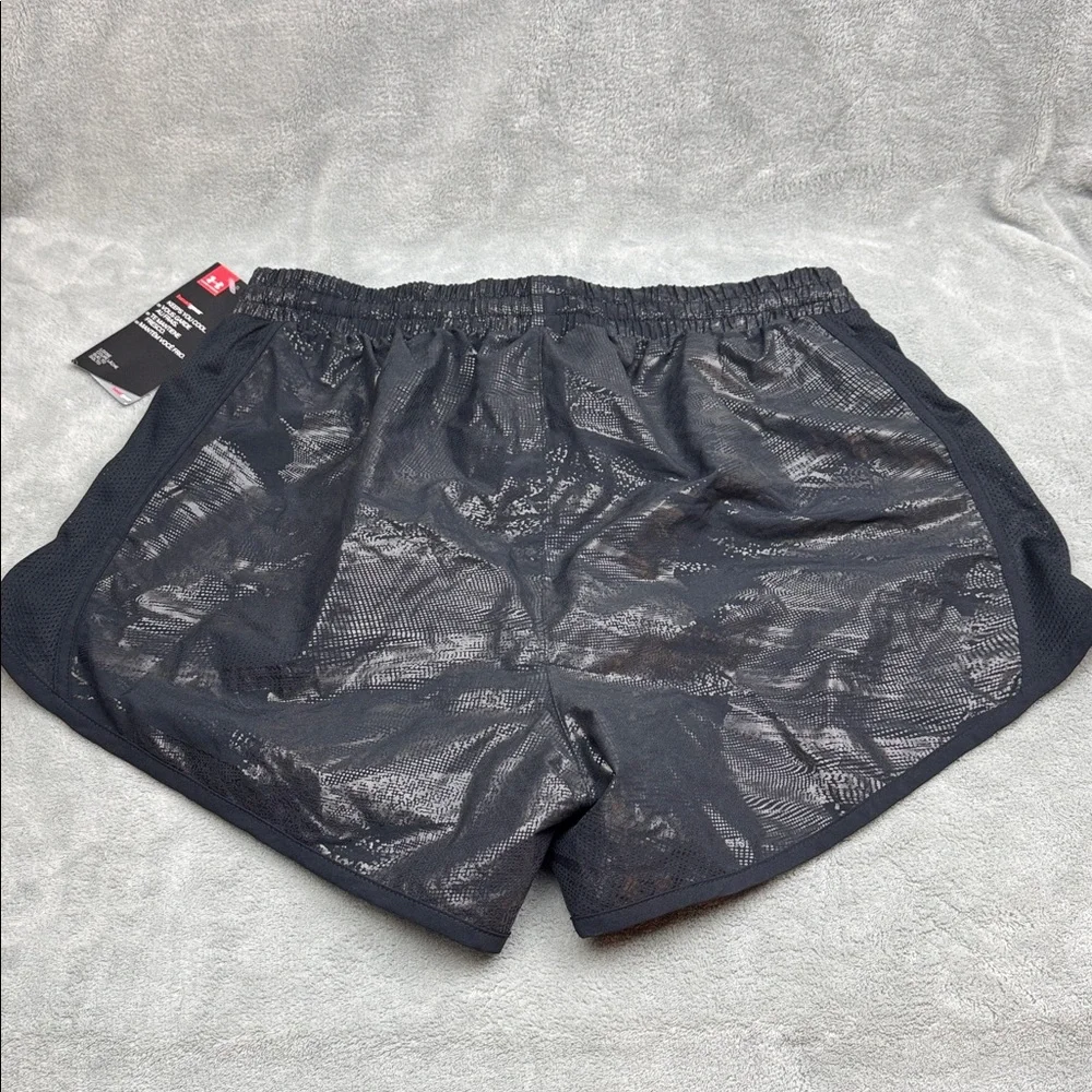 Colorado State CMS Rams NWT Under Armour Women's M Athletic Shorts